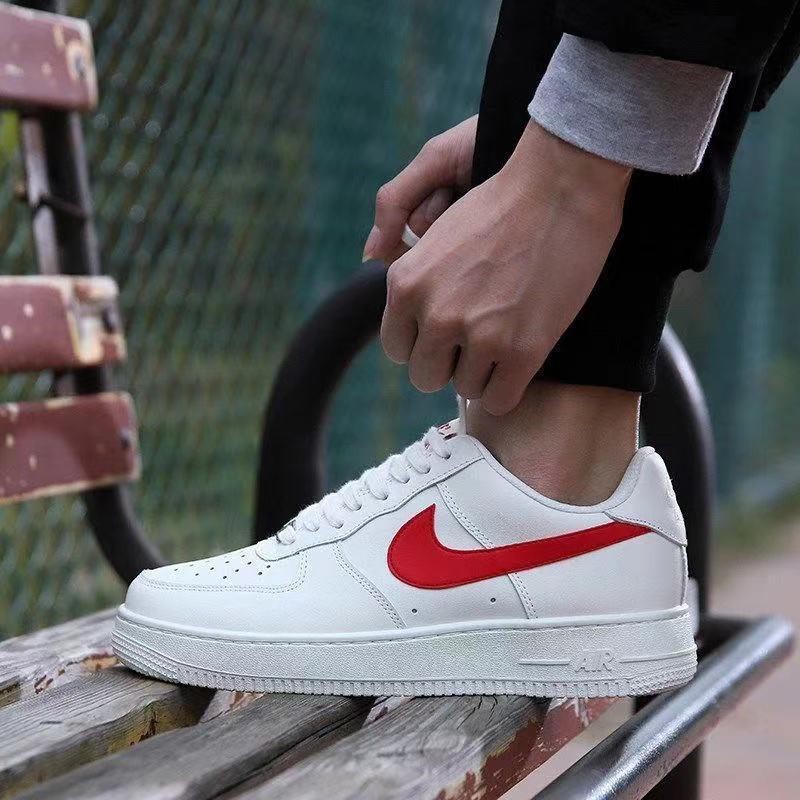 △▨AF1 Pure Air Force One Giày bảng trắng nhỏ nam và nữ Đôi nk cổ thấp với cùng phong cách sinh viên điển kết hợp tất cả