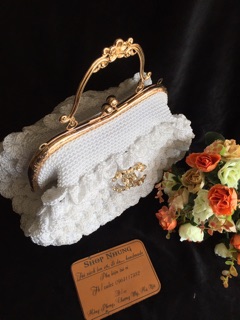 Túi khung trắng vảy cá handmade