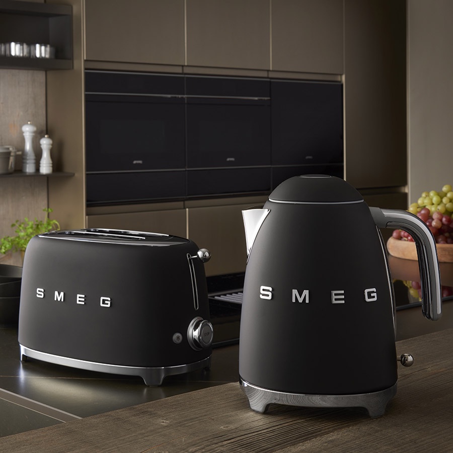 Ấm siêu tốc Smeg KLF03 không chỉnh nhiệt - Hàng Đức