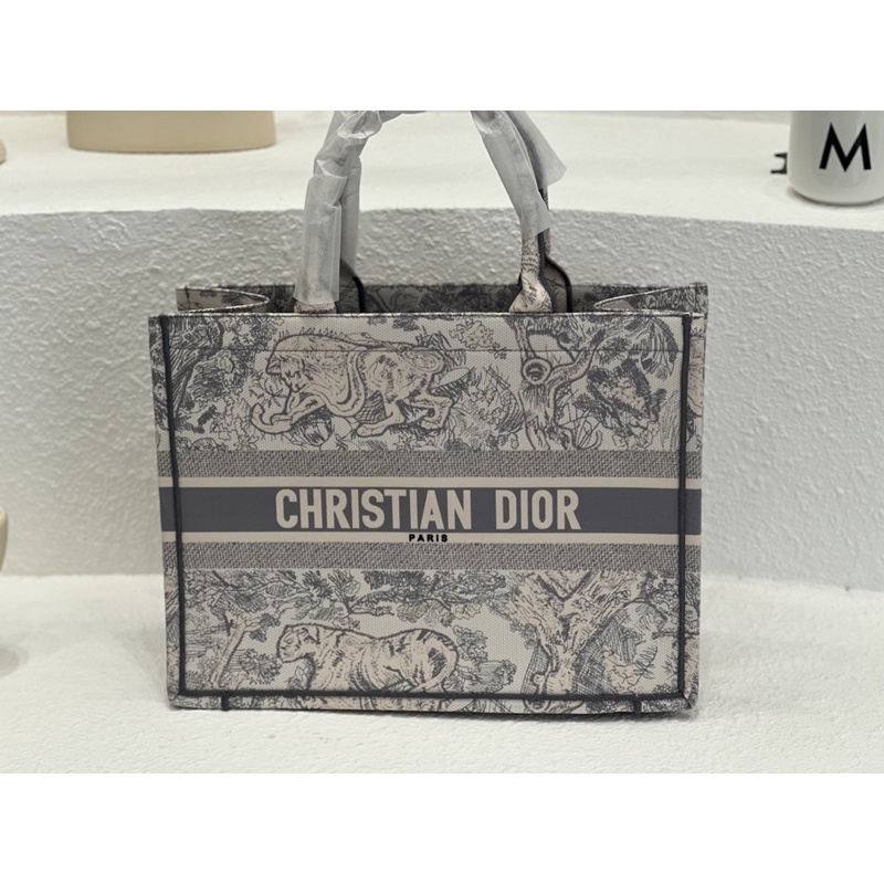 Túi Dior tote Tiger Latte Toile de Jouy Zodiac Embroidery TẶNG KÈM KHĂN TURBAN CD  FULLBOX VIP, ĐẦY ĐỦ PHỤ KIỆN