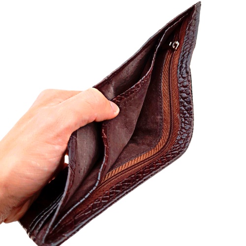 Ví da cá sấu, ví móng da cá sấu 2 mặt màu đen và màu nâu.