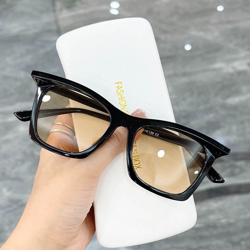 Kính mát mắt mèo gọng vuông phong cách vintage cho nữ