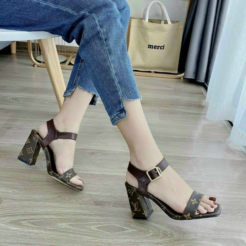 SANDAL GÓT 7CM QUAI LV
