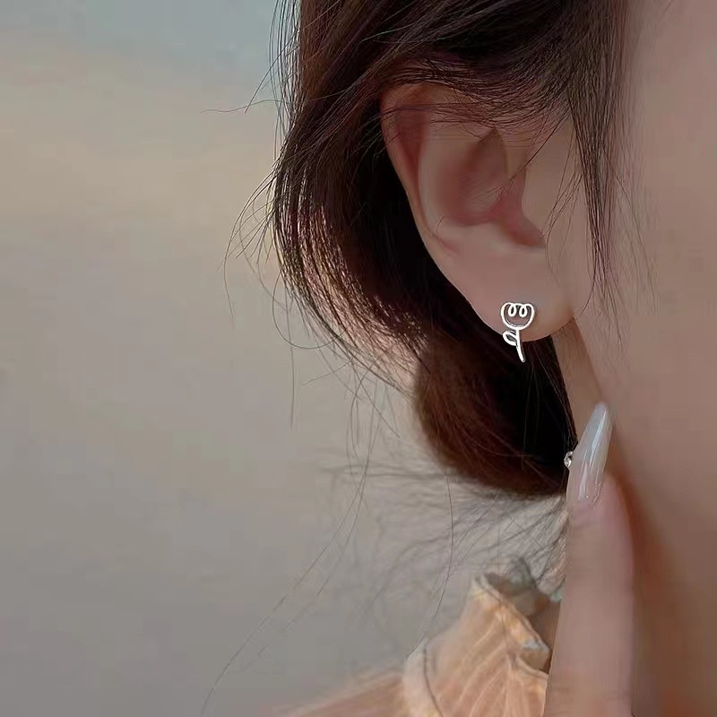 S925 silver needle Bông tai đinh tán không gây dị ứng thời trang Hàn Quốc đơn giản cá tính cho nữ