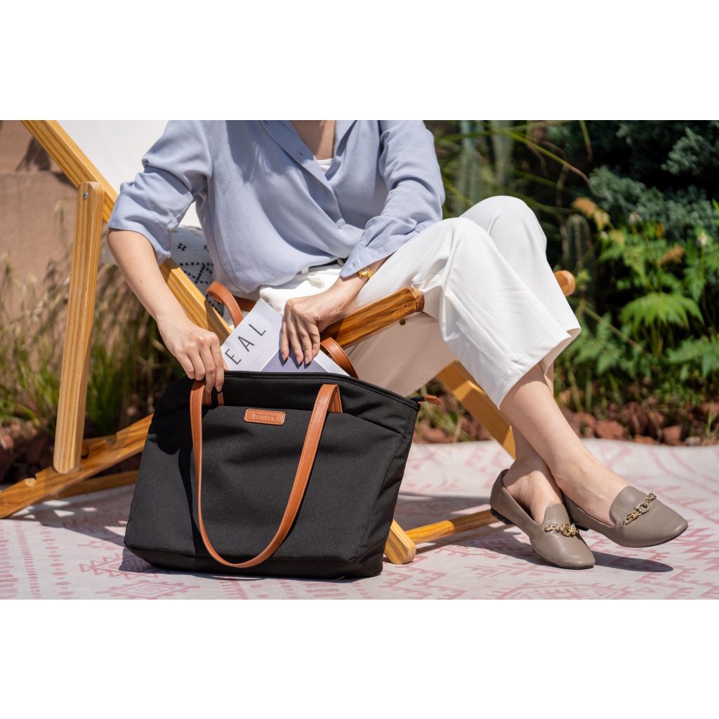 Túi xách Tomtoc Tote Handbag cho Macbook 16 - Hàng chính hãng