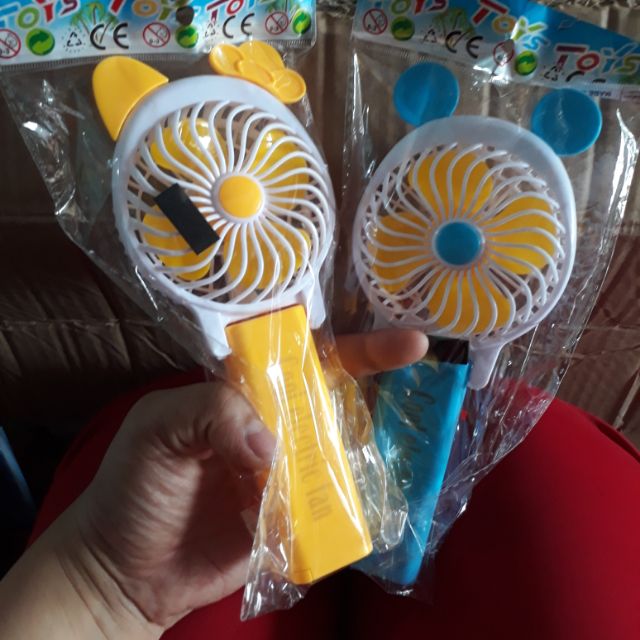 Quạt mini dùng pin