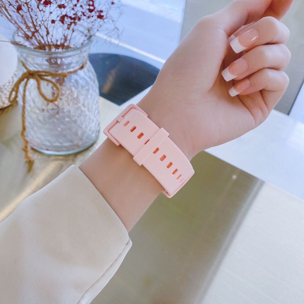 Dây Đeo Silicon Mềm Với Khóa Kim Loại Cho Đồng Hồ Thông Minh Apple Watch 41 / 40 / 38mm 49 / 45 / 44 / 42mm Series 8 / 7 / SE / 6 / 5 / 4 / 3 / 2 / 1