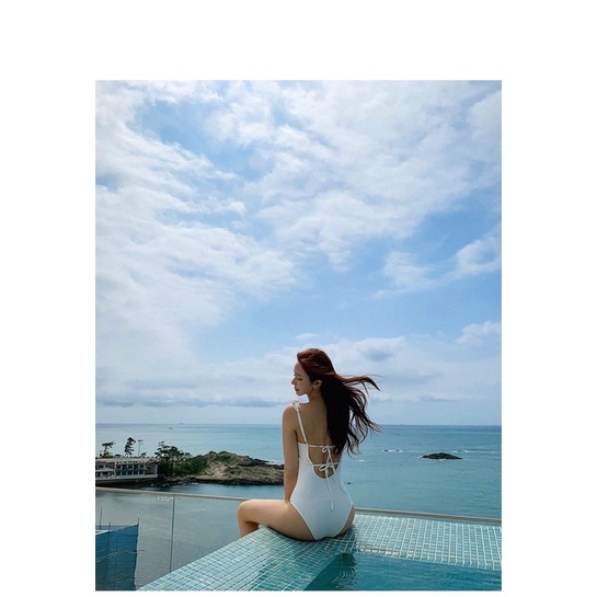 BIKINI MỘT MẢNH BÈO NHÚN VAI TRẮNG/ ĐEN HÀN QUỐC DỄ THƯƠNG