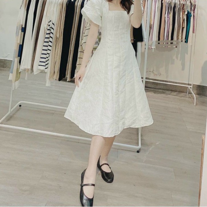 Đầm Gấm Đỏ ⚡️FREESHIP⚡️ Cổ Vuông Dáng Xòe Nơ Lưng | BigBuy360 - bigbuy360.vn