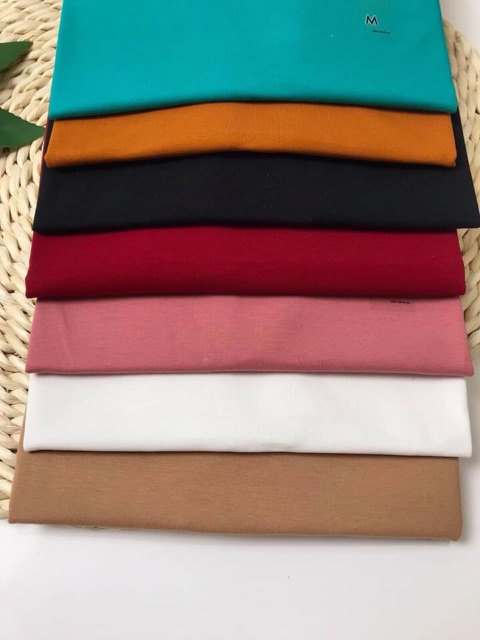 XẢ HÀNG_ Áo Thun (Áo Phông) Cổ Tim Chất Cotton Mềm Mát Form Áo Chuẩn Đẹp Hàng U N I