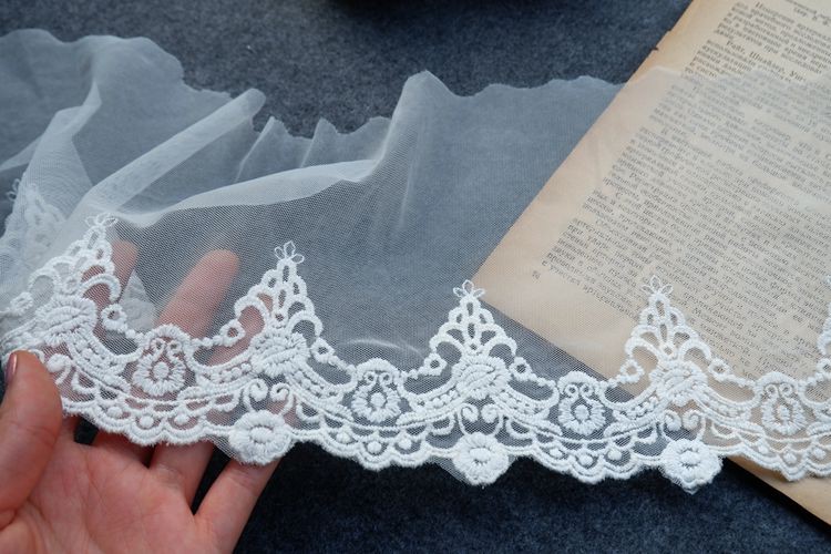 Vải ren hoa xinh xắn nhiều mẫu mã 13 - 20.5 cm dùng để trang trí áo quần