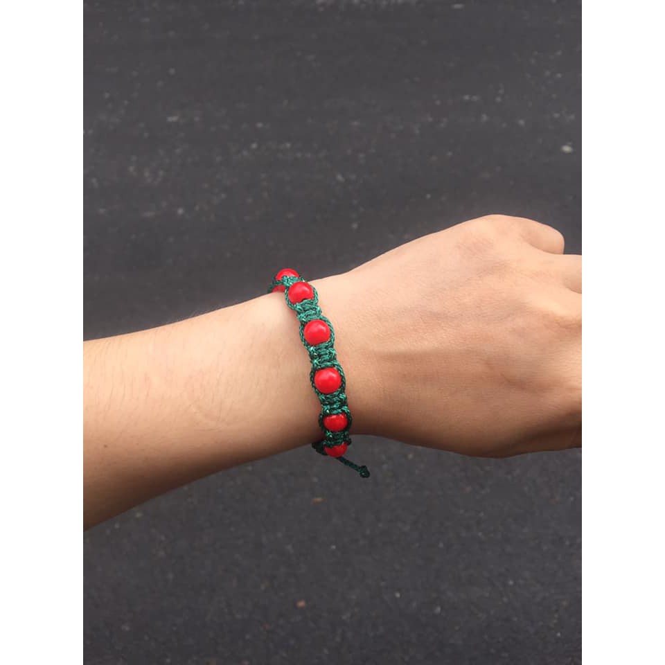 Vòng tay thắt dây