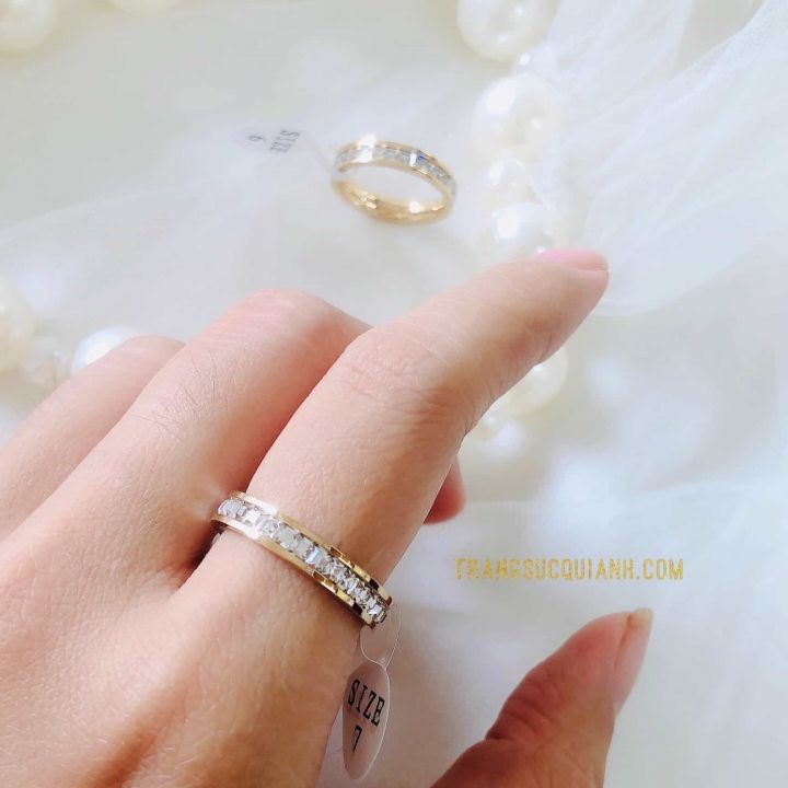 Nhẫn Titan Đính Full Đá Màu Vàng