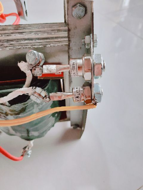 Sạt acquy 12v