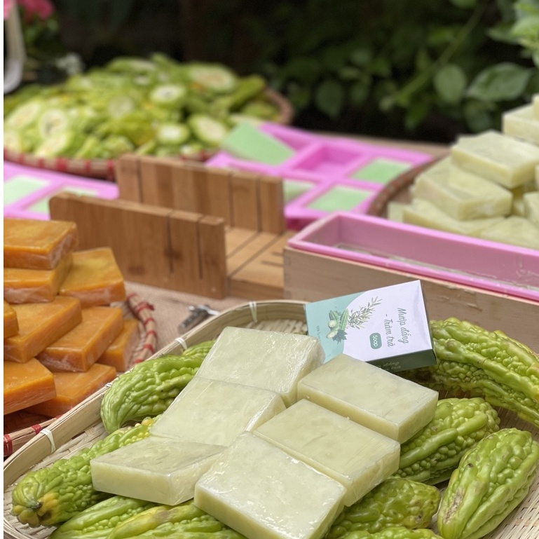 Xà Bông Nghệ Mật Ong, Mướp Đắng, Trầu Không, Hoa Hồng | Xà Bông Thảo Dược Trắng Da Khử Thâm