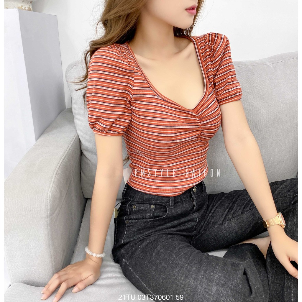 Áo thun tay ngắn cổ U nhún ngực nhiều màu ullzang thời trang nữ Fmstyle Saigon 21TU03T370601