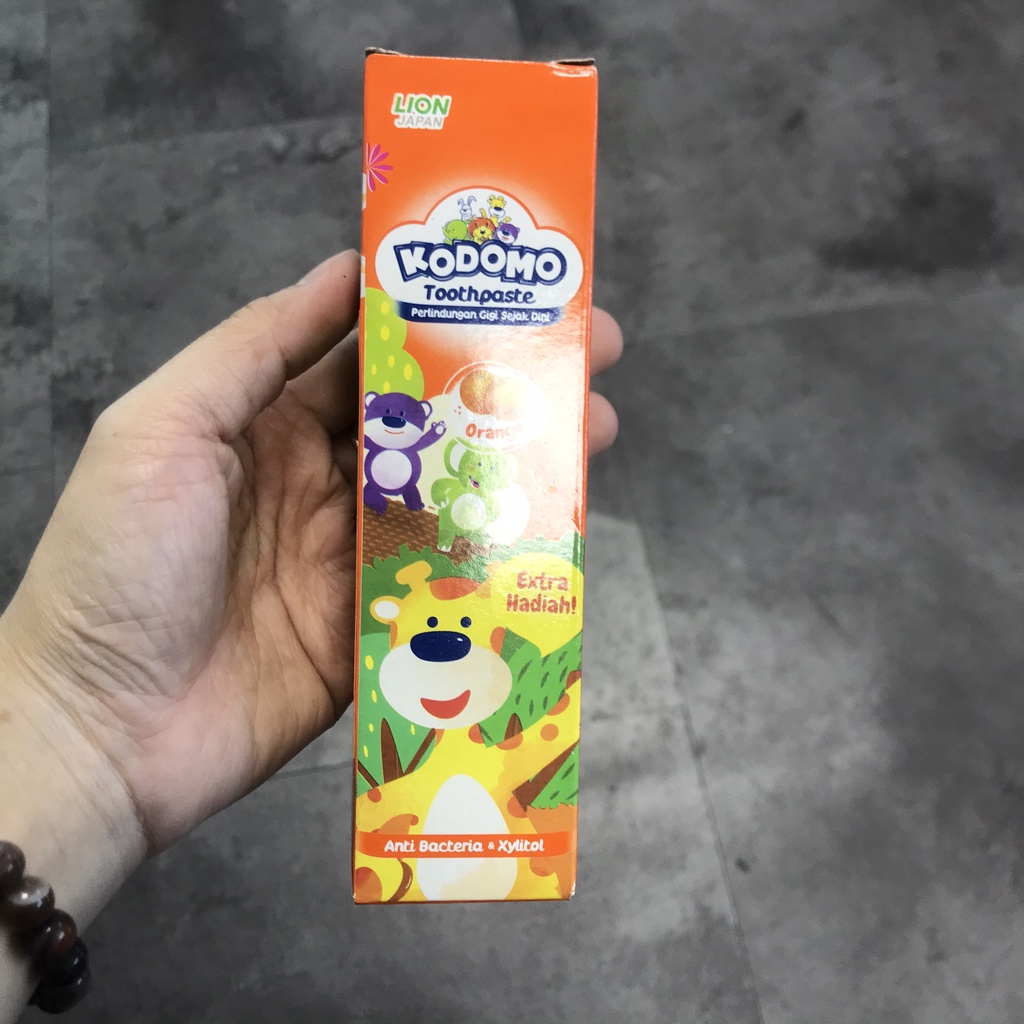 Kem Đánh Răng cho bé KODOMO Toothpaste (hương cam/dâu) - kem đánh răng trẻ em 45g