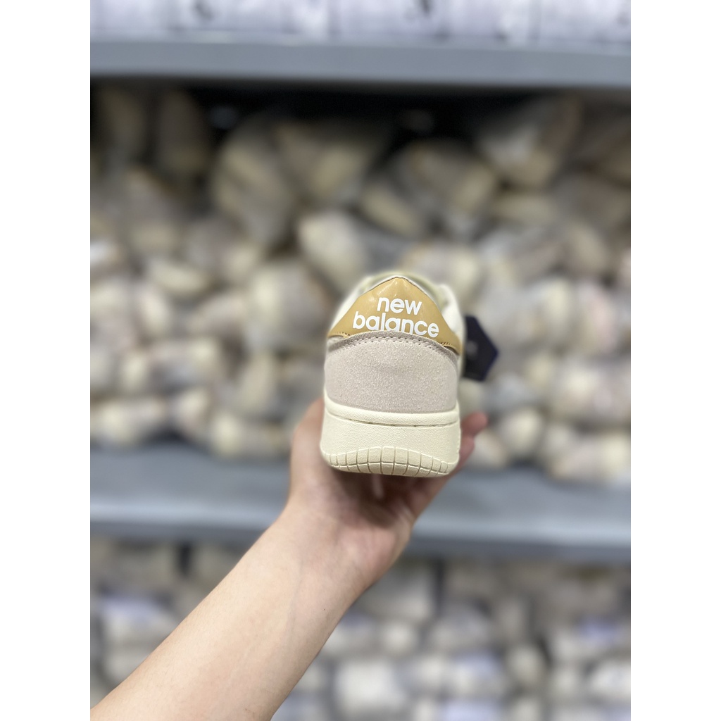 Giày NB 300 chữ vàng 1;1