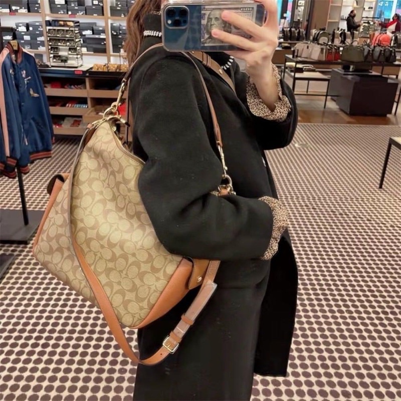 Túi Coach size lớn