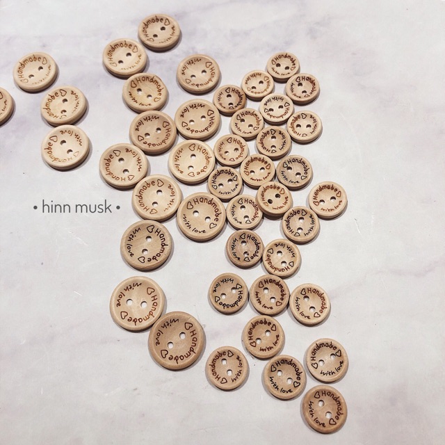 Khuy gỗ Handmade with love