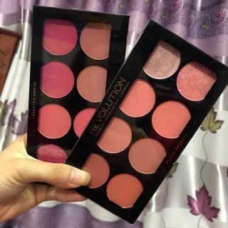 Bảng phấn má Makeup Revolution