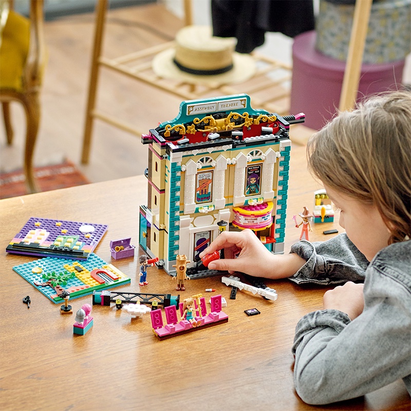 Đồ Chơi LEGO Sân Khấu Nghệ Thuật Của Andrea 41714 (1154 chi tiết)
