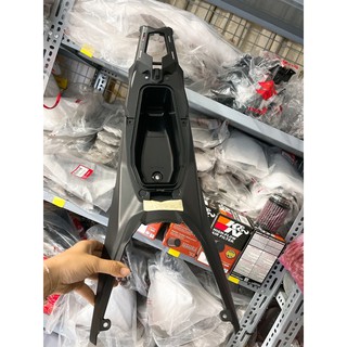 CỐP GIỮA CỐP HỘC ĐỒ SATRIA RAIDER FI