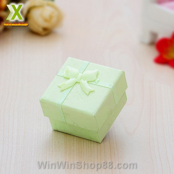 Hộp quà nhỏ đựng nhẫn và trang sức có nơ thiết kế phong cách cao cấp sang trọng - Winz.vn