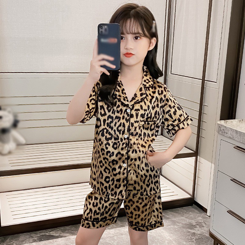 Bộ đồ ngủ họa tiết da báo phong cách Hàn Quốc xinh xắn cho nữ