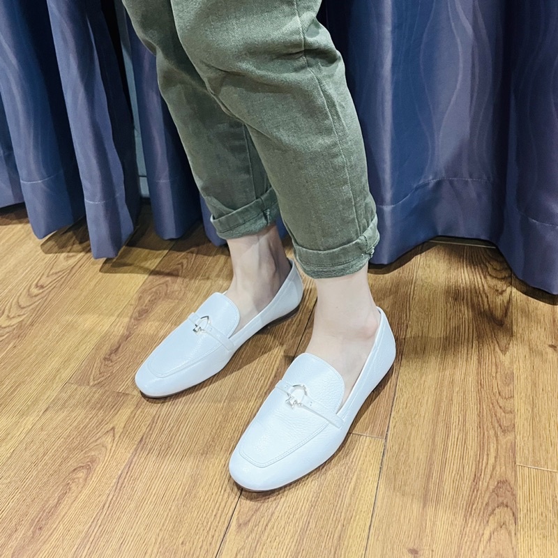 Giày da trắng Kate Spade