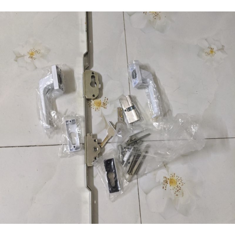 Bộ khóa cửa nhựa lõi thép uPVC đa điểm 1600 và 1800 cho cửa đi lùa