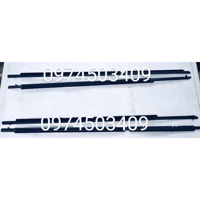 Nẹp chân kính Toyota Camry 2009-2011  bán lẻ từng cái