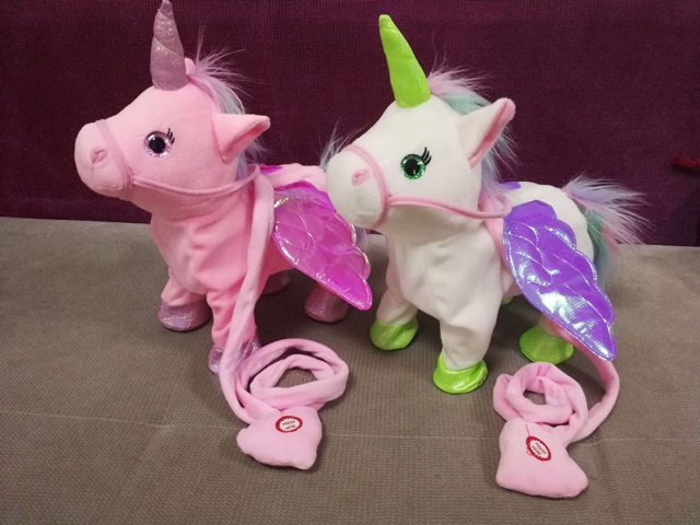Đồ chơi ngựa pony biết đi biết hát biết hí và lắc mông.