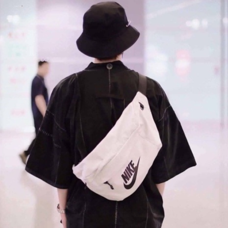 Túi đeo chéo Nike - WangYiBo phong cách thể thao Unisex - Túi đeo trước ngực Vương Nhất Bác thời trang, năng động