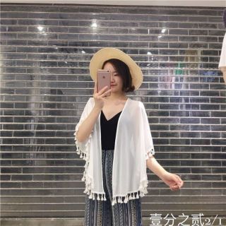 Áo khoác kimono viền bi đi biển