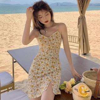 Váy hoa nhí vàng tươi xinh xắn phù hợp cho mùa hè
