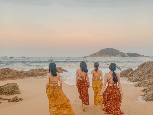 Váy maxi hoa nhí 2 dây hở lưng đan chéo dây lưng chun xẻ tà chất mát siêu sexy đi biển