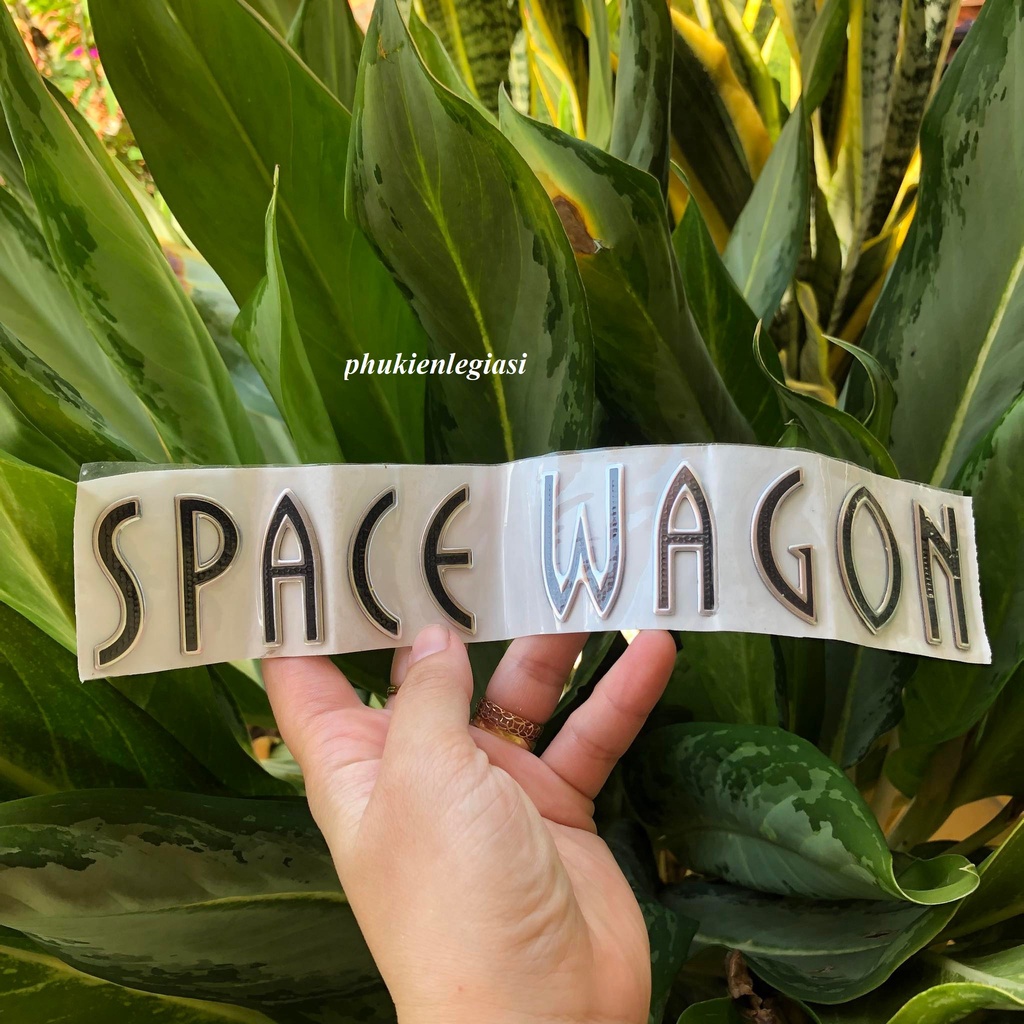 Chữ SPACE WAGON phong cách Thái Lan thay thế cho Mitsubishi Grandis