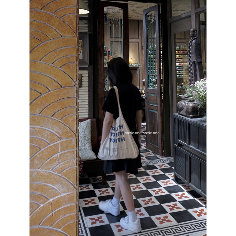 Váy cổ vest đắp chéo buộc nơ bên hông dáng ngắn Bazic one | BigBuy360 - bigbuy360.vn