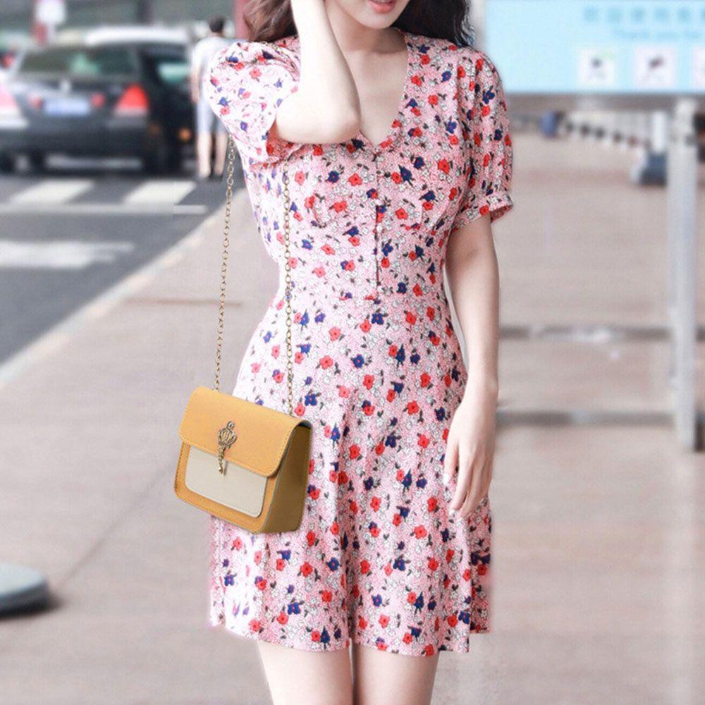 Túi Xách Đeo Vai Hình Vuông Cỡ Nhỏ Phối Dây Đeo Sợi Xích Thời Trang