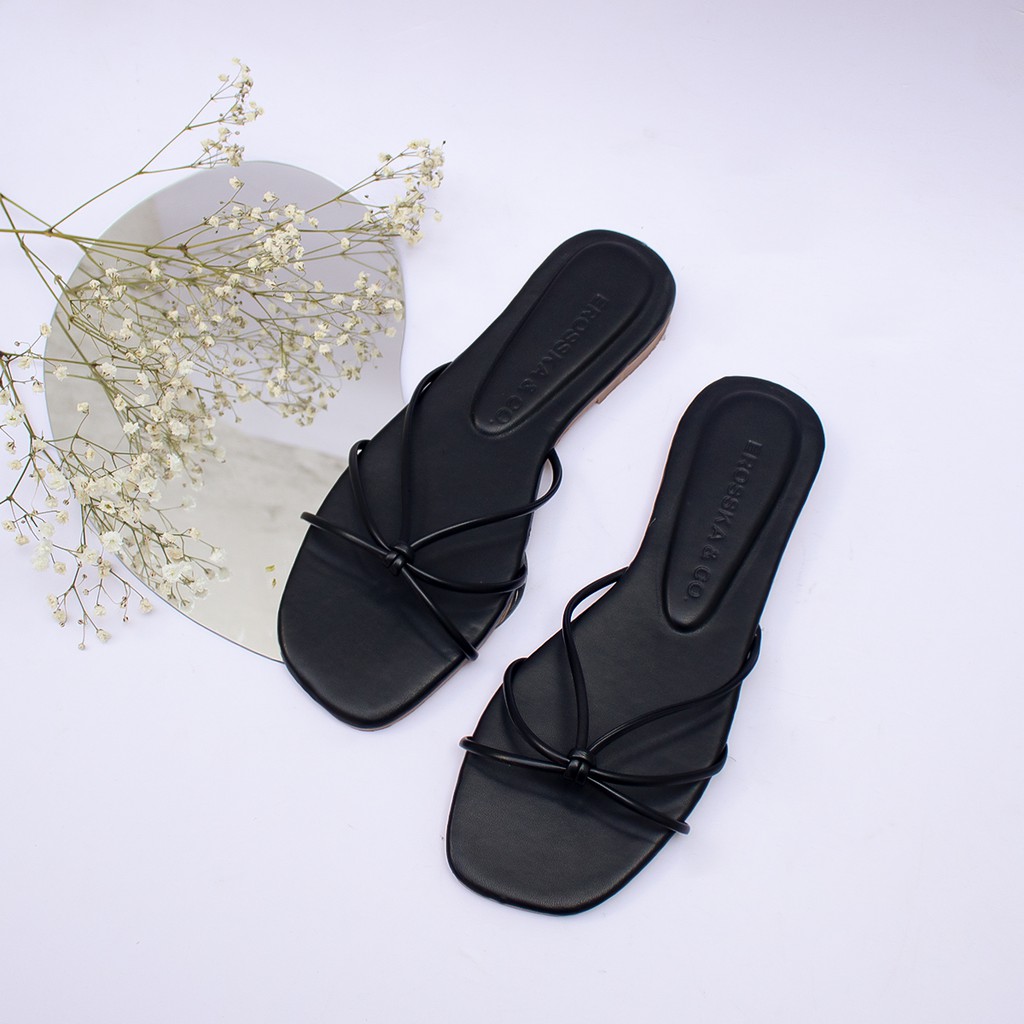 Dép đi biển thời trang Erosska 2021 phối dây quai mảnh màu nude - DE037