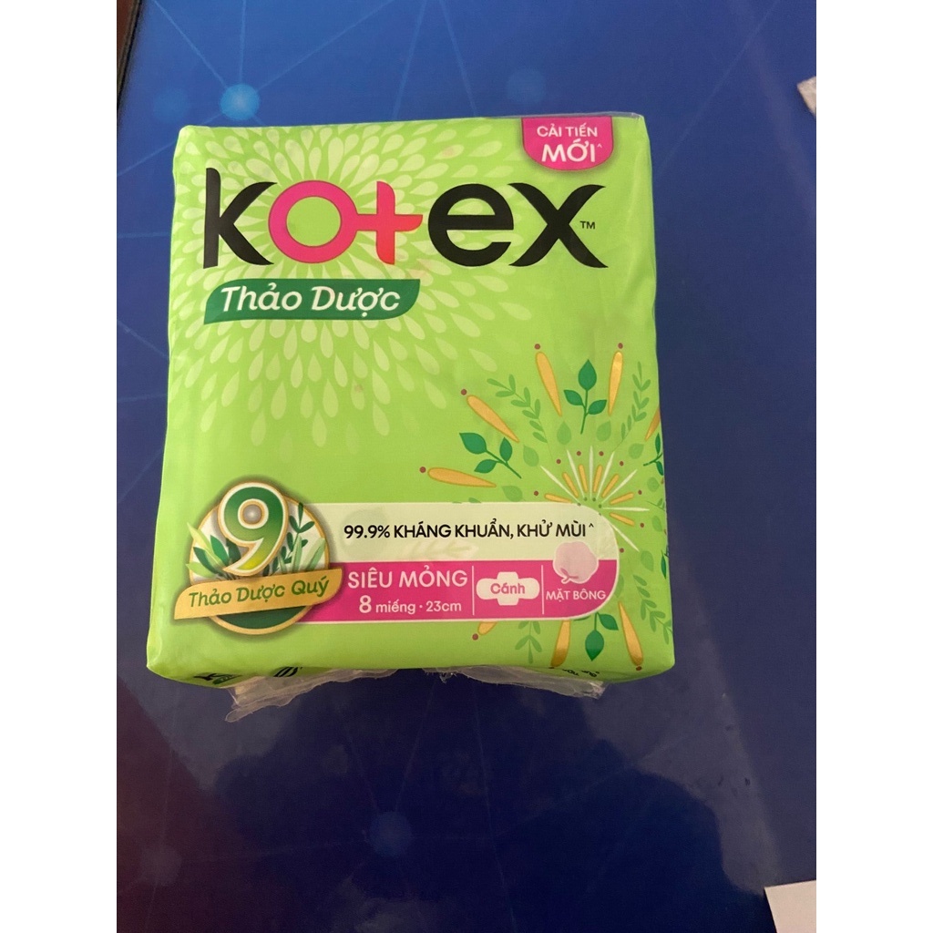 Combo 8 Gói Băng Vệ Sinh Kotex Thảo Dược Siêu Mềm Mỏng Cánh - Mỗi Gói 8 Miếng - HSD Luôn Mới