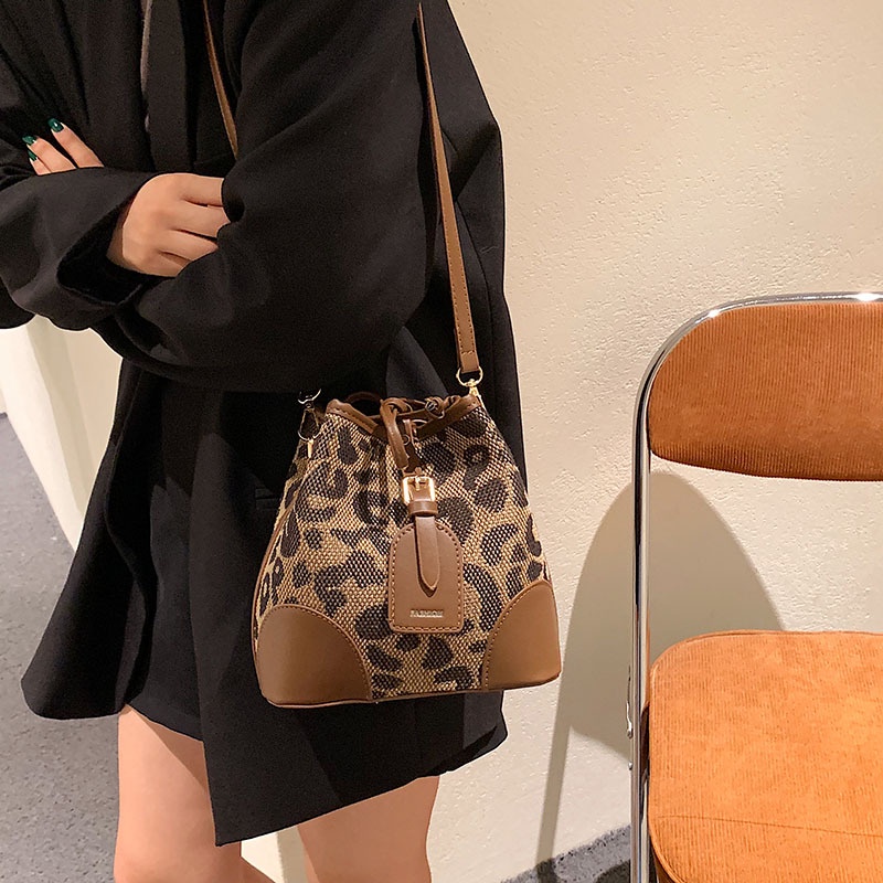 Túi đeo chéo IELGY kiểu xô họa tiết da báo thời trang cao cấp dành cho nữ