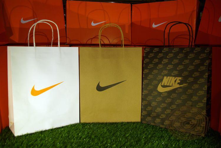 Túi Giấy Xách Tay Nike Thời Trang Tiện Dụng | BigBuy360 - bigbuy360.vn