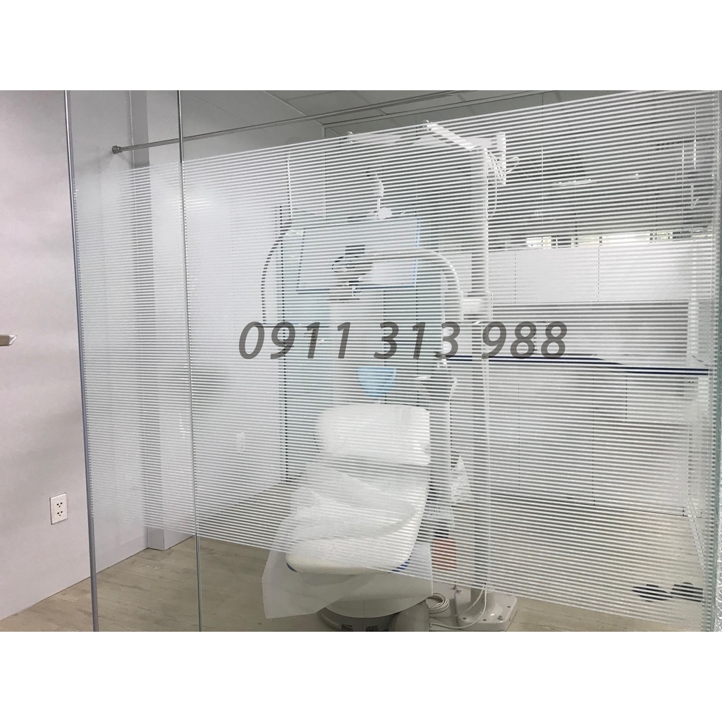 Giấy dán kính decal dán kính sẵn keo