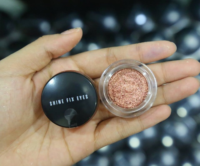 PHẤN MẮT NHŨ ARITAUM SHINE FIX EYES 