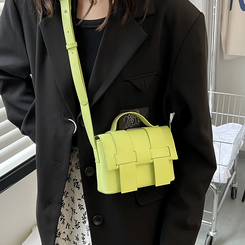 Túi Xách Đeo Chéo Vai Hình Vuông Nhỏ Thời Trang Phổ Biến 2022 Chất Lượng Cao Hợp Thời Trang Cho Nữ