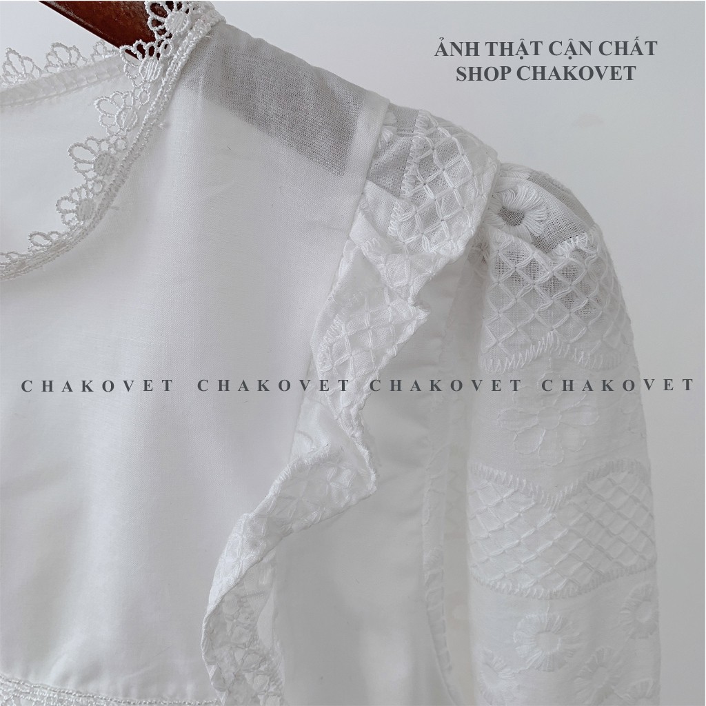 Áo babydoll cổ tròn phối ren hoa dọc tay Chakovet, kiểu áo sơ mi nữ dài tay màu trắng dễ thương -CKA150