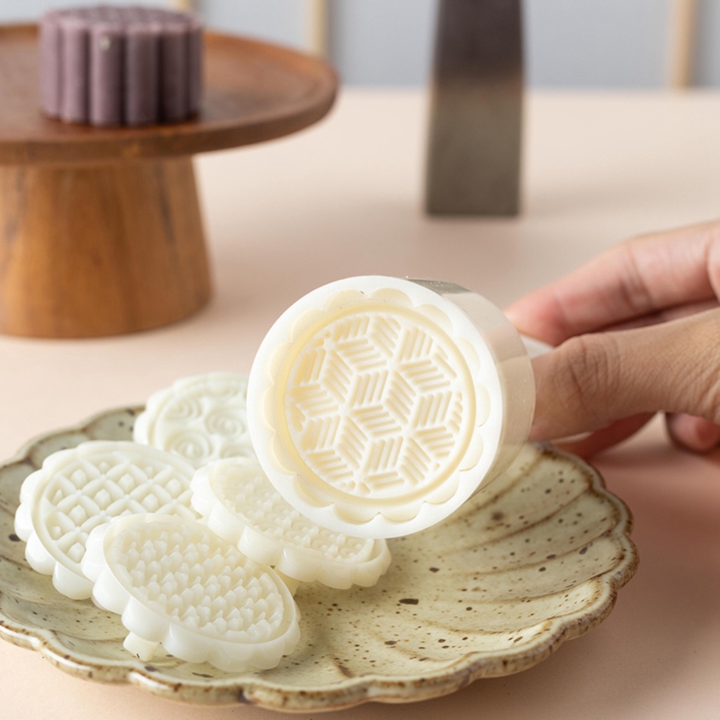 Khuôn Làm Bánh Trung Thu / Bánh Trung Thu / Bánh Trung Thu Nhiều Màu Sắc 50g