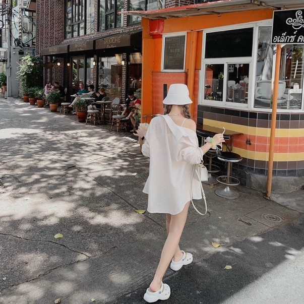 Set ba món áo hai dây kèm khoác sơ mi xốp và quấn short cho nàng đi chơi dạo phố cực năng động đi biển